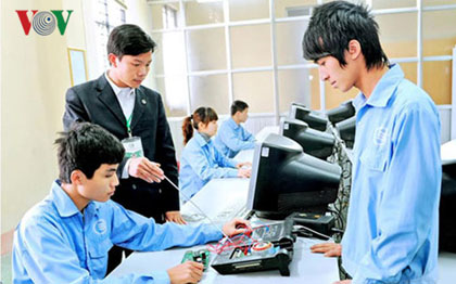 Ngày càng nhiều học sinh không chọn thi đại học là tín hiệu đáng mừng.